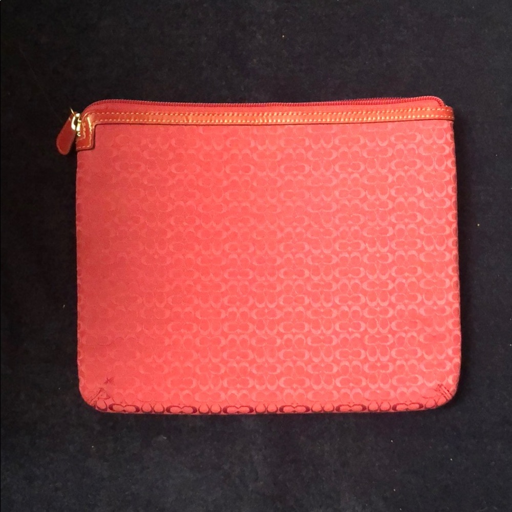 Coach IPad holder (pink)